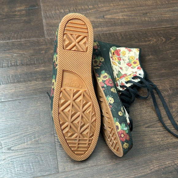 Floral Converse size 6 excellent condition  #B40 - Picture 4 of 6